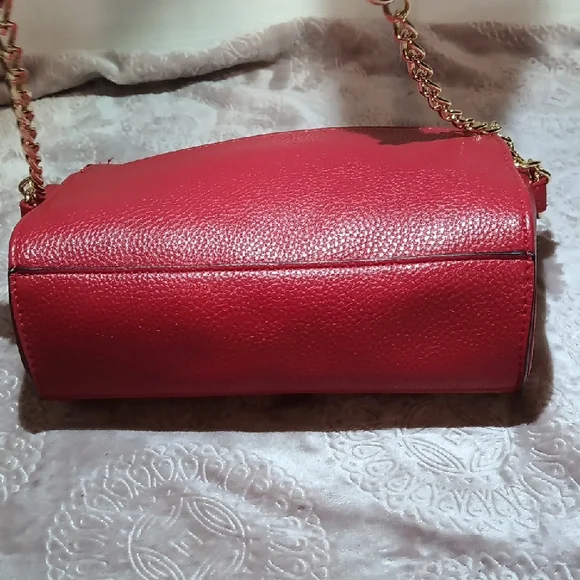 Steve Madden Red Chevron Crossbody Bag - Picture 6 of 9